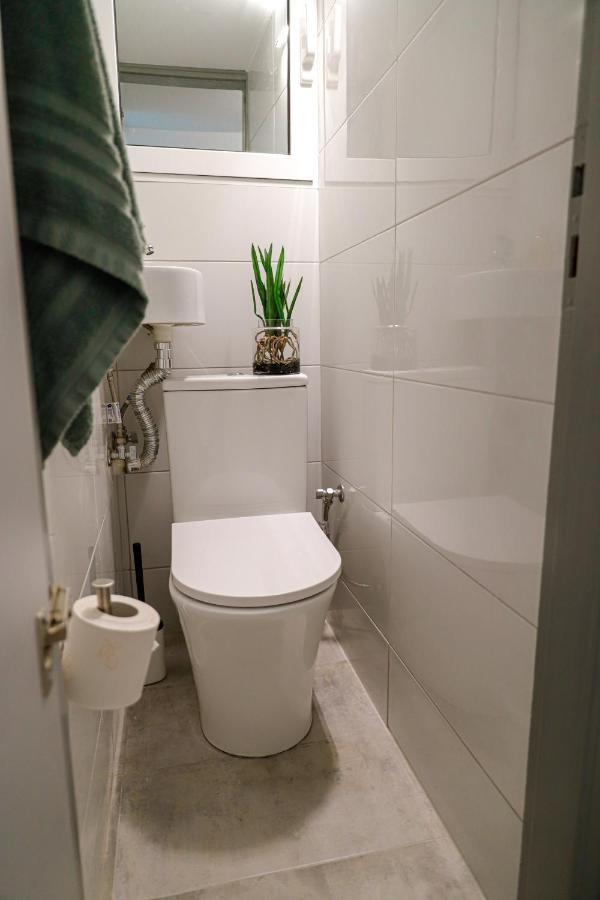 Newly Renovated Apartment 7 Min Walk From Acropolis Athene Buitenkant foto